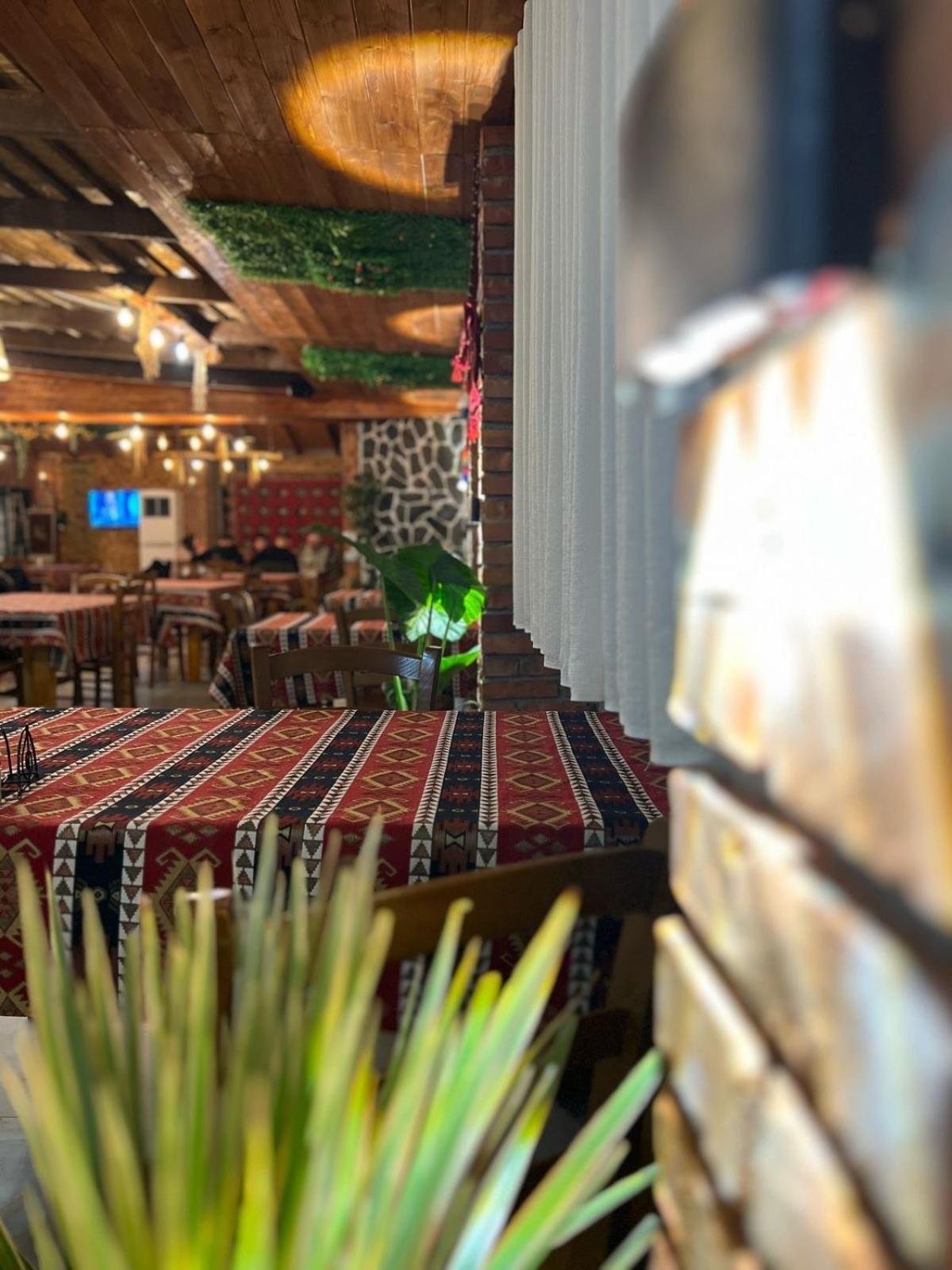 Te Bujtina Hotel- Cozy Stay With Traditional Breakfast Near Beach Голем Екстер'єр фото