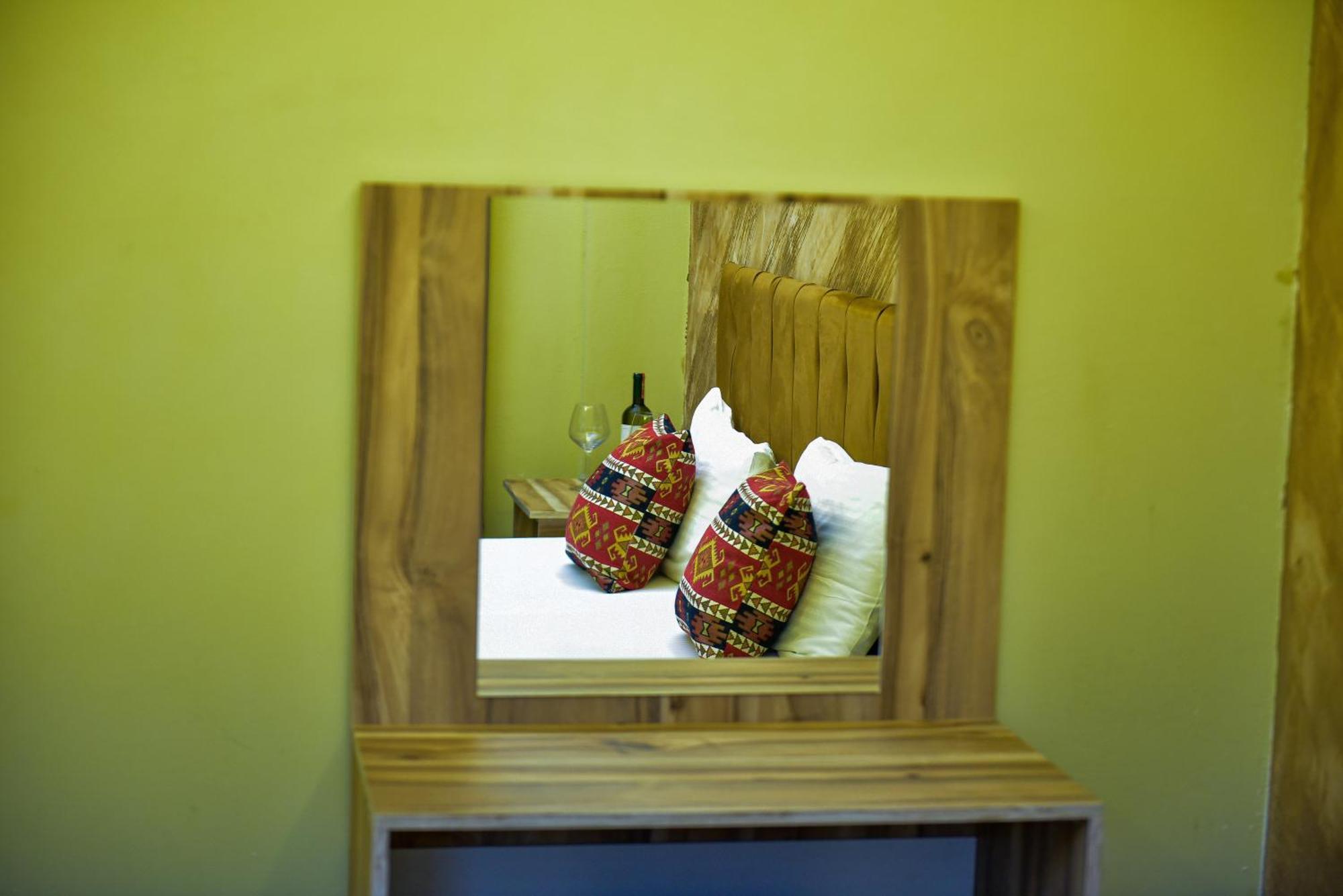 Te Bujtina Hotel- Cozy Stay With Traditional Breakfast Near Beach Голем Екстер'єр фото