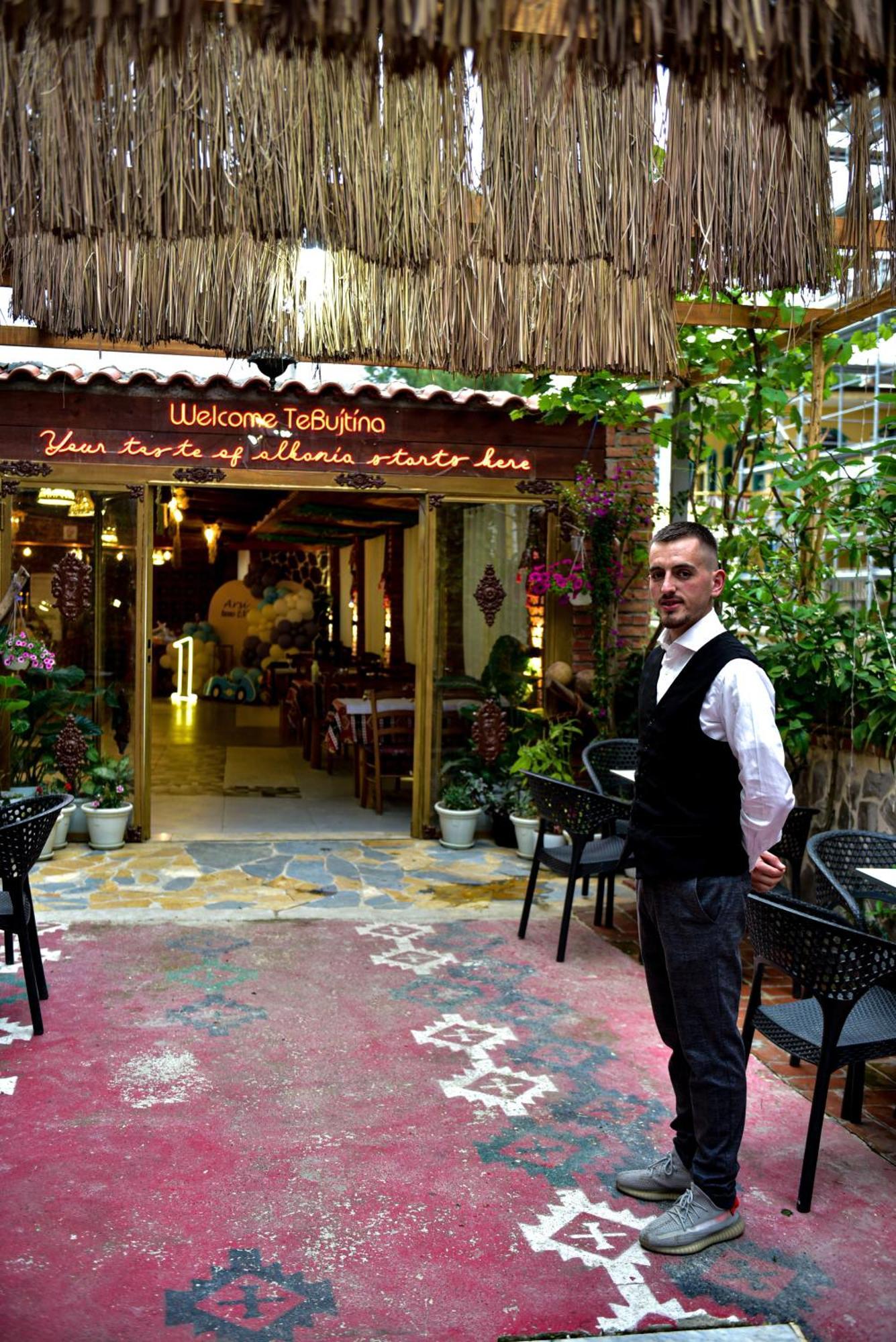 Te Bujtina Hotel- Cozy Stay With Traditional Breakfast Near Beach Голем Екстер'єр фото