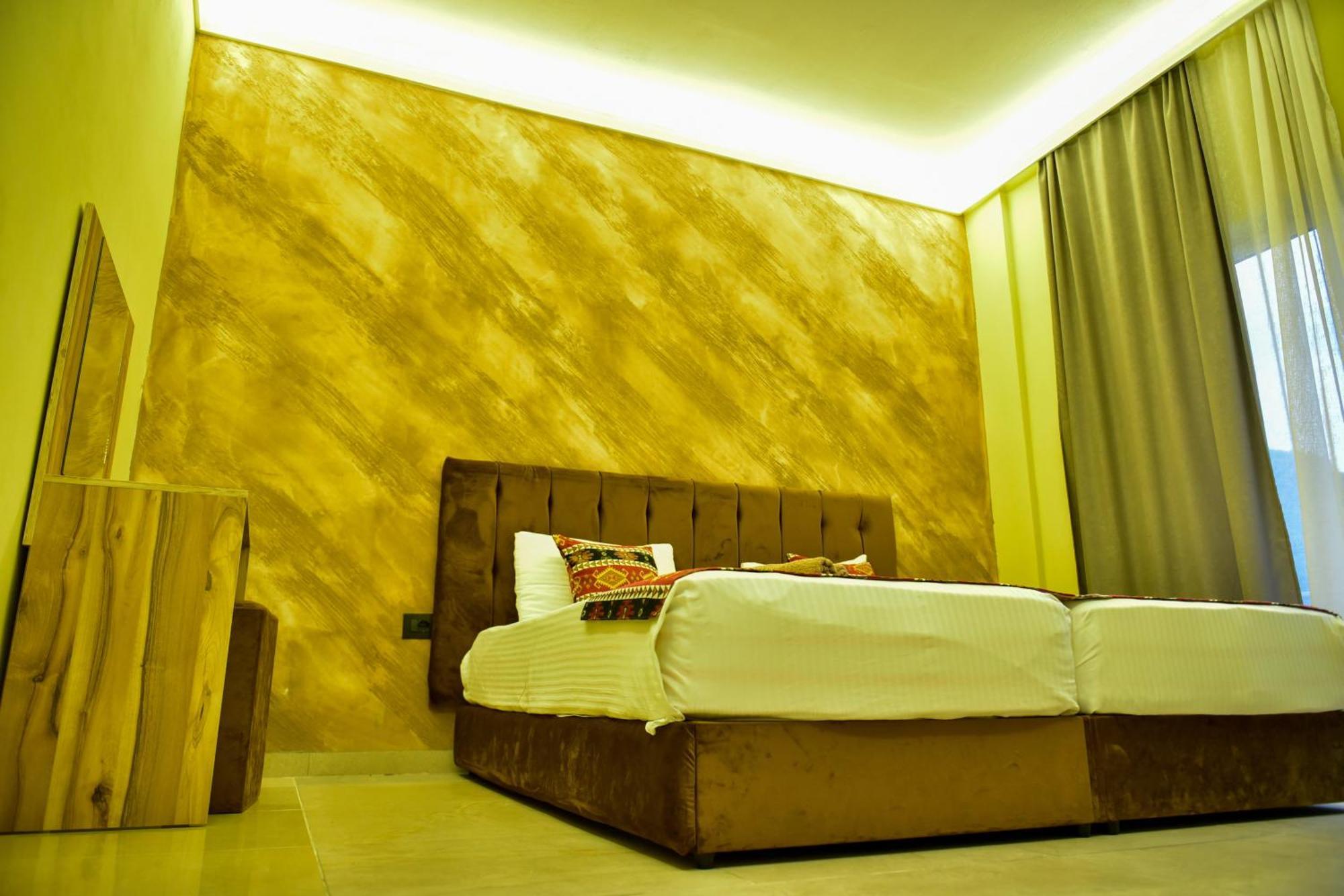 Te Bujtina Hotel- Cozy Stay With Traditional Breakfast Near Beach Голем Екстер'єр фото